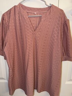 Women's Eyelet V-Neck Top - Dusty Rose